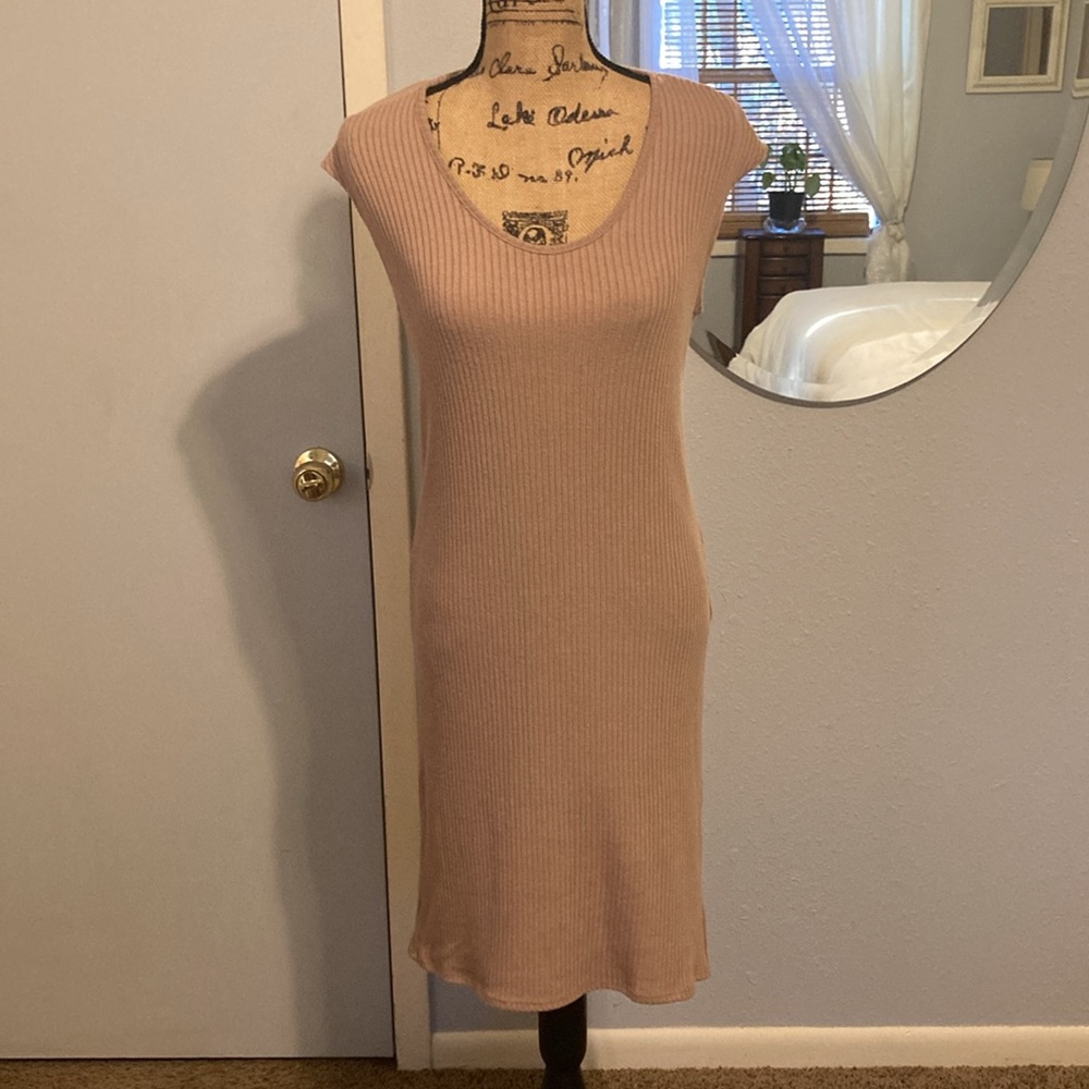 Bodycon Ribbed Dress w/Cutout back - Picture 7 of 11